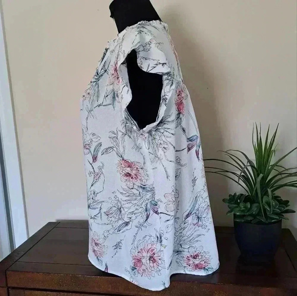 Buffalo David Bitton Floral Blouse Lightweight Flowy Top Medium White Pink Green - Picture 2 of 11